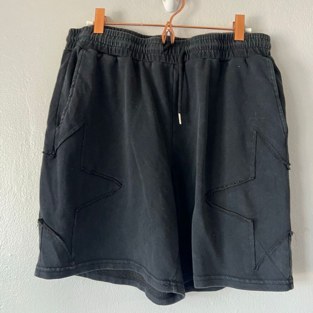 ROMWE Street Life Casual Men's Star Pattern Drawstring Shorts.